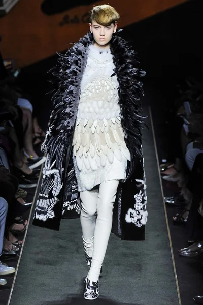Look 33